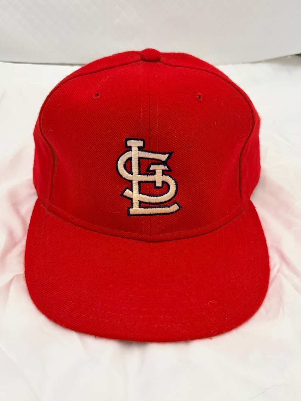 St. Louis Cardinals Red vintage 90s Baseball Cap with Embroidered Logo